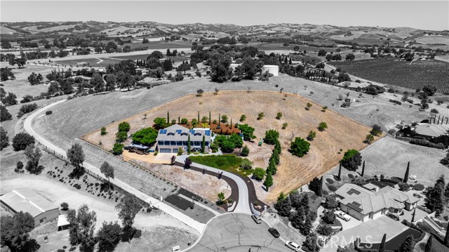 98 Nutwood Circle, Paso Robles CA: https://media.crmls.org/medias/1dbcbad3-5a22-4e10-b774-92101bbccd8d.jpg