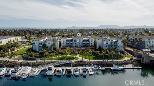 Detail Gallery Image 2 of 38 For 1421 Windshore Way, Oxnard,  CA 93035 - 3 Beds | 2 Baths