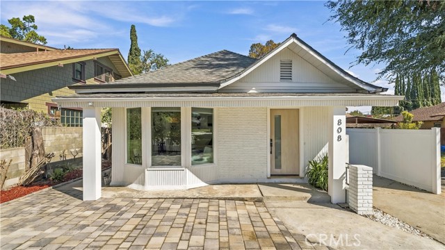 808 South Los Robles photo 2