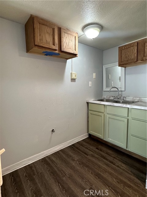 Detail Gallery Image 19 of 32 For 1917 E 61st St, Long Beach,  CA 90805 - 3 Beds | 1 Baths