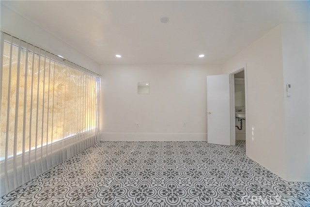 Detail Gallery Image 31 of 41 For 5709 E Beverly Bld, Los Angeles,  CA 90022 - 4 Beds | 2 Baths