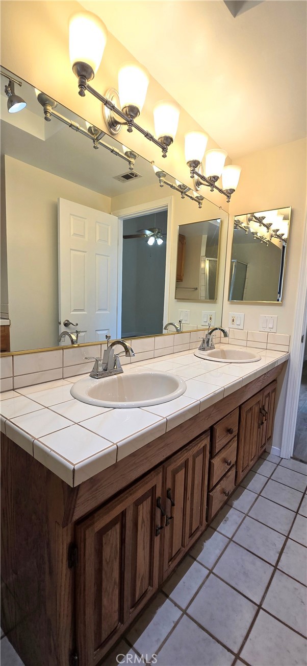 8730 N 6th, Downey CA: https://media.crmls.org/medias/1dc08a85-946f-4d74-8980-7cb37cd2fbf2.jpg