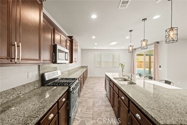 Detail Gallery Image 31 of 52 For 26535 Emperor Rd, Menifee,  CA 92585 - 5 Beds | 3 Baths