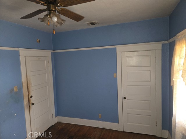 Detail Gallery Image 12 of 16 For 555 W 43rd, Los Angeles,  CA 90037 - – Beds | – Baths