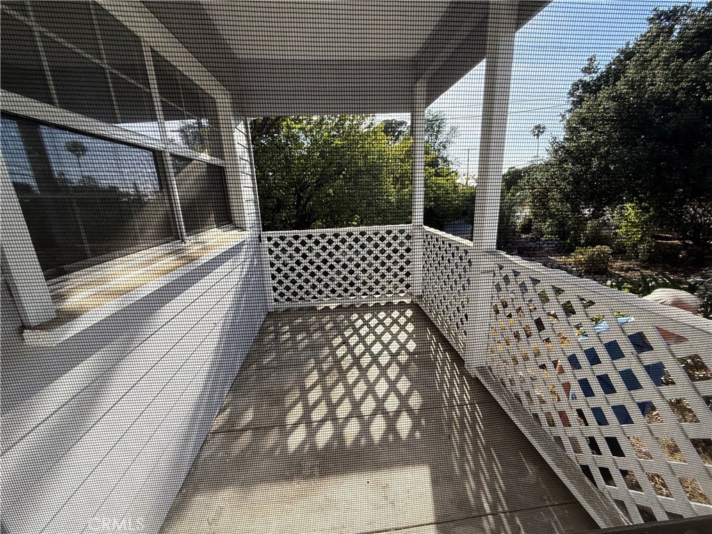 https://media.crmls.org/medias/1dc189bd-0d9f-445c-a591-d2fb7b3acadd.jpg?preset=X-Large