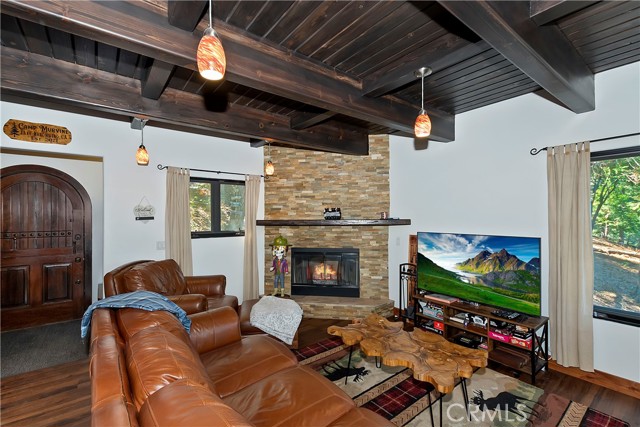 Detail Gallery Image 7 of 44 For 28545 Wabash Dr, Lake Arrowhead,  CA 92352 - 3 Beds | 2 Baths