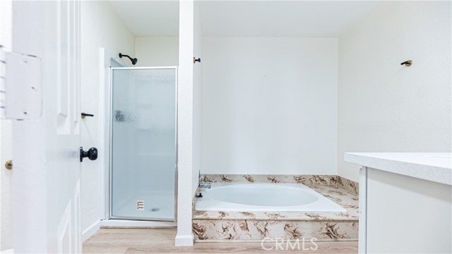 Detail Gallery Image 14 of 49 For 9515 Juniper, Apple Valley,  CA 92308 - 6 Beds | 4/1 Baths