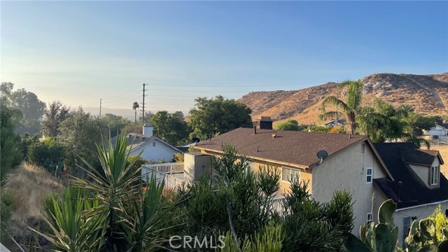7929 bolton ave, Riverside CA: https://media.crmls.org/medias/1dc2cbd4-c3c3-4424-8b07-4d05a9fe1329.jpg