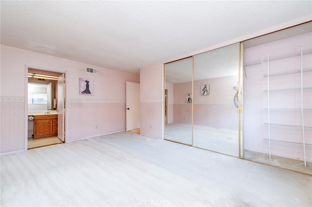 https://media.crmls.org/medias/1dc31b86-e0d8-4896-90ae-edec8d3b80a9.jpg?preset=X-Large