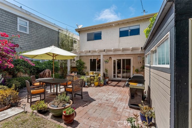 512 2nd Street, Manhattan Beach, California 90266, 4 Bedrooms Bedrooms, ,1 BathroomBathrooms,Residential,Sold,2nd Street,SB22080847