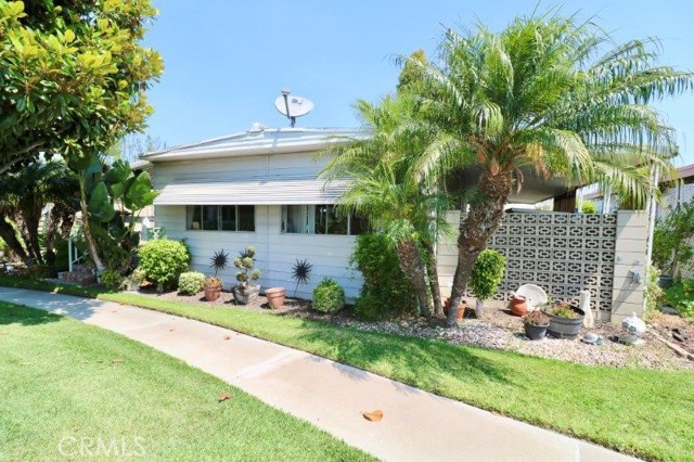 Detail Gallery Image 2 of 54 For 16742 Lake Ridge Way #154,  Yorba Linda,  CA 92886 - 2 Beds | 2 Baths