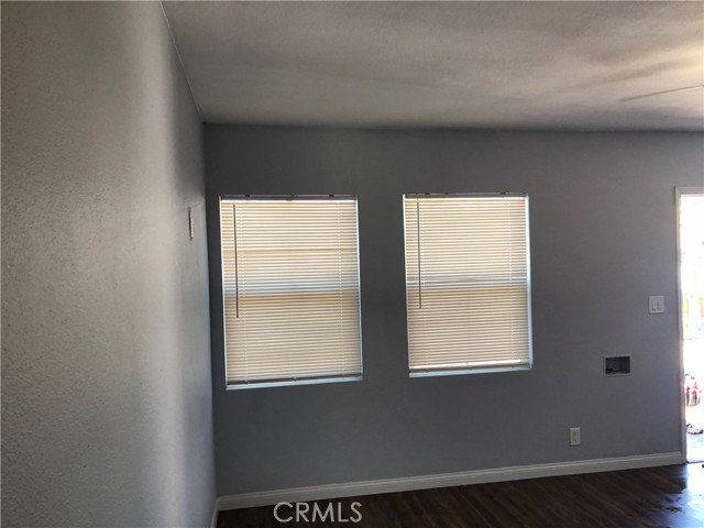 121 E Bort Street, Long Beach CA: https://media.crmls.org/medias/1dc3f15c-4a80-4ff0-bfb7-c460c10625da.jpg