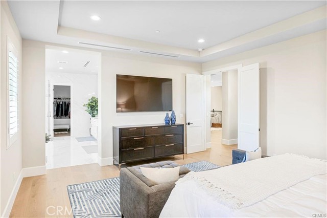 Detail Gallery Image 12 of 30 For 10178 Lightbreeze Cir, Huntington Beach,  CA 92646 - 5 Beds | 5 Baths