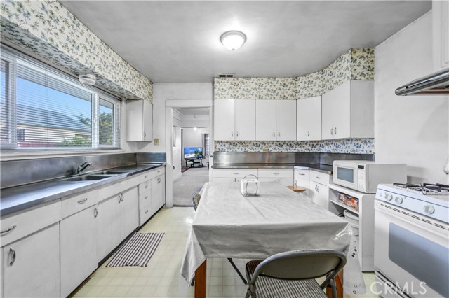 2857 W Avenue 33, Los Angeles CA: https://media.crmls.org/medias/1dc533f0-aa2d-405b-99a2-cbb30b9c60fb.jpg