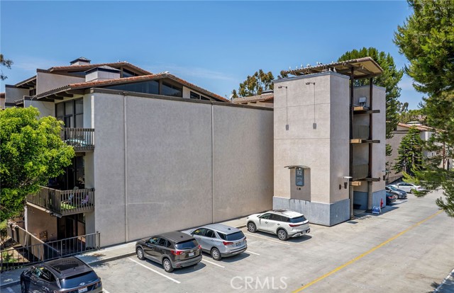 7107 Marina Pacifica S Drive, Long Beach CA: https://media.crmls.org/medias/1dc553da-81fa-4f48-a5e5-4a9f6e44e224.jpg