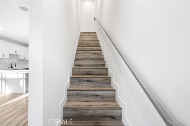 Detail Gallery Image 14 of 32 For 10857 Morrison #1/2,  North Hollywood,  CA 91601 - 4 Beds | 3 Baths