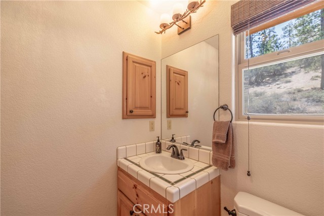 Detail Gallery Image 23 of 40 For 400 Sunrise Way, Big Bear Lake,  CA 92315 - 3 Beds | 3 Baths