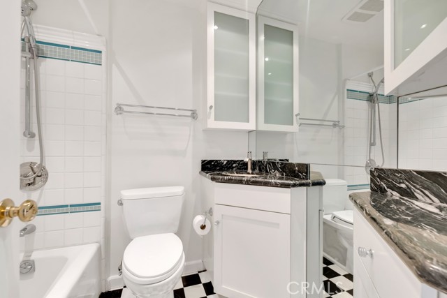 22210 Miston Drive, Woodland Hills CA: https://media.crmls.org/medias/1dc6ea3b-fab4-44cf-b1fd-ff8be90cb481.jpg