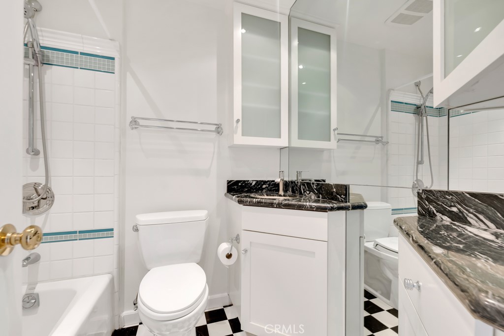 https://media.crmls.org/medias/1dc6ea3b-fab4-44cf-b1fd-ff8be90cb481.jpg?preset=X-Large