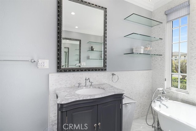 Detail Gallery Image 27 of 34 For 5342 Kenilworth, Huntington Beach,  CA 92649 - 5 Beds | 4 Baths