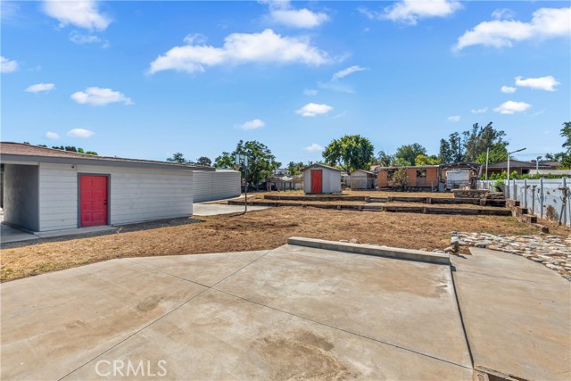 9600 51st, Jurupa Valley CA: https://media.crmls.org/medias/1dc71cbd-4a0b-48f7-ad92-639cd7f93455.jpg