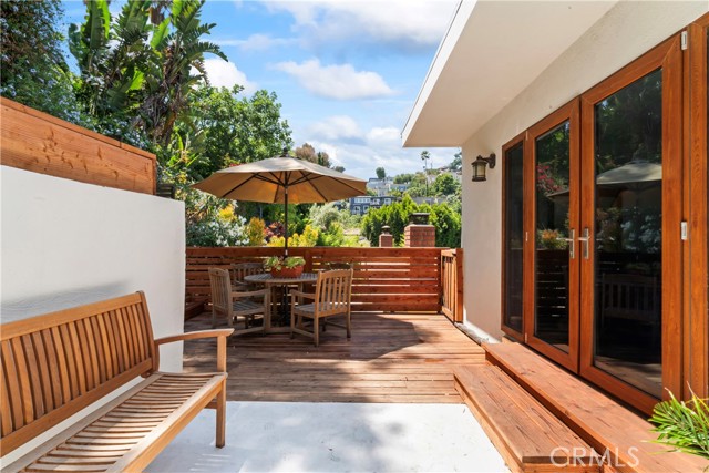 Detail Gallery Image 30 of 42 For 2820 Oak Point Dr, Los Angeles,  CA 90068 - 2 Beds | 1/1 Baths