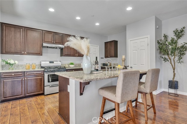 7265 Enclave Drive, Eastvale CA: https://media.crmls.org/medias/1dc78d4e-260e-43e1-91a4-5039174cad92.jpg
