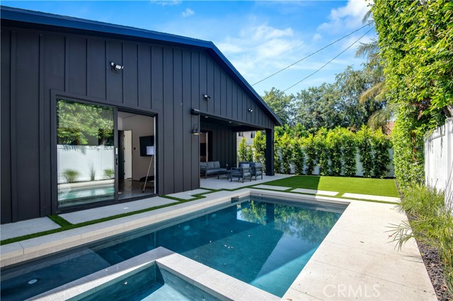 Detail Gallery Image 23 of 47 For 4734 Tobias Ave, Sherman Oaks,  CA 91403 - 4 Beds | 4/1 Baths