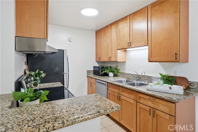 Detail Gallery Image 5 of 27 For 576 N Bellflower #310,  Long Beach,  CA 90814 - 2 Beds | 2 Baths