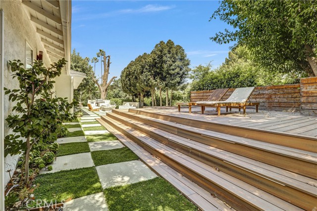 Detail Gallery Image 26 of 41 For 4936 Matula Dr, Tarzana,  CA 91356 - 3 Beds | 3 Baths