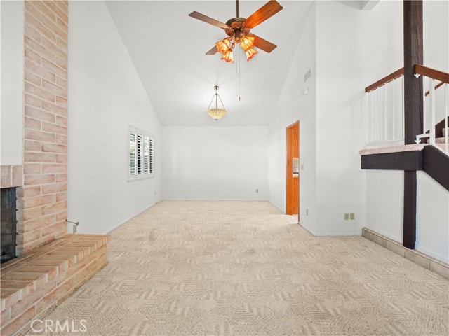 24540 Acorn Court, Newhall CA: https://media.crmls.org/medias/1dc8c948-84a9-4326-a0db-1ce0e233f114.jpg