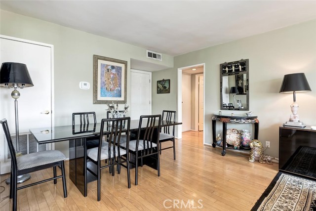 Detail Gallery Image 14 of 22 For 4140 Warner #205,  Burbank,  CA 91505 - 1 Beds | 1 Baths