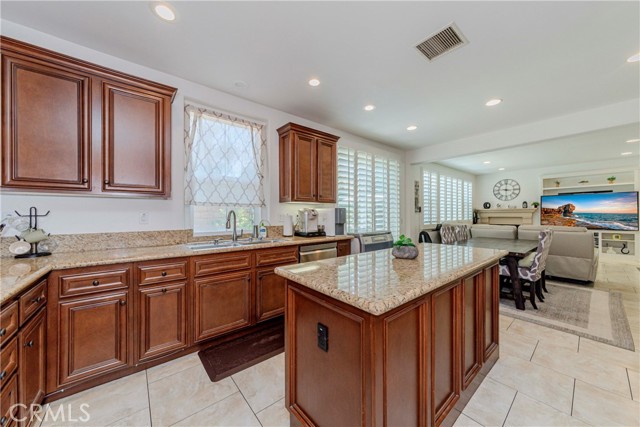 1330 W Marigold Avenue, La Habra CA: https://media.crmls.org/medias/1dc99f63-9fb7-4139-84ea-cc5d837e5775.jpg