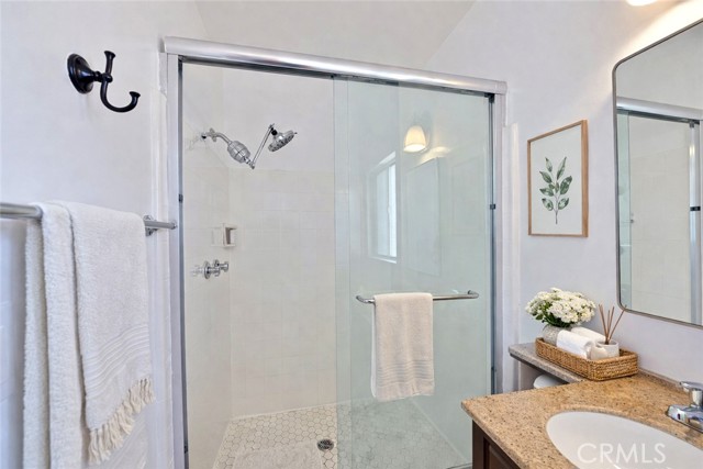 Detail Gallery Image 9 of 28 For 1436 S Bedford St #3,  Los Angeles,  CA 90035 - 2 Beds | 2 Baths