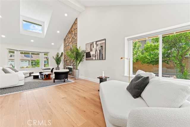 21492 Countryside Drive, Lake Forest CA: https://media.crmls.org/medias/1dca877c-c2c4-4f65-832b-864f0f9ec491.jpg
