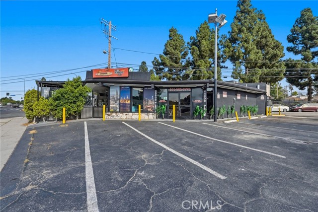  Commercial for Sale in Sun Valley, California