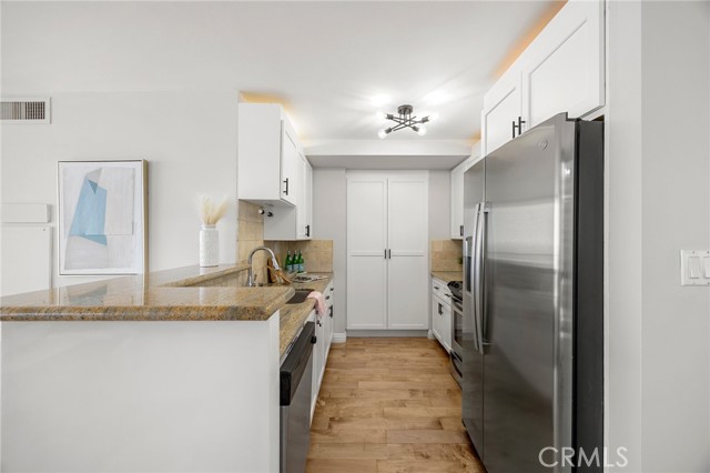 Detail Gallery Image 13 of 46 For 1750 E Ocean Bld #1405,  Long Beach,  CA 90802 - 2 Beds | 2 Baths