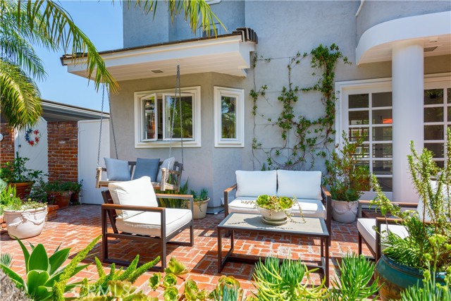 Detail Gallery Image 32 of 37 For 111 via Undine, Newport Beach,  CA 92663 - 5 Beds | 4 Baths