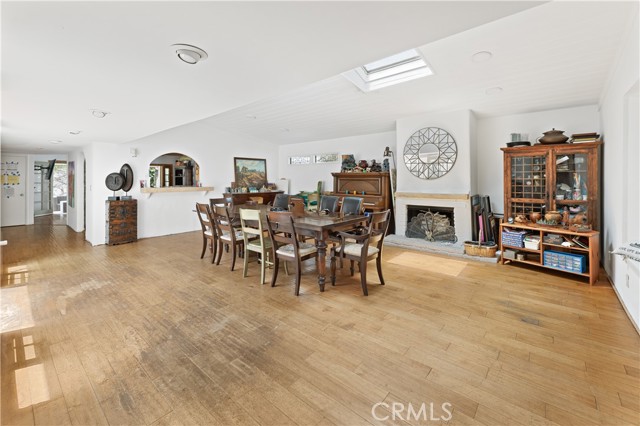 Detail Gallery Image 8 of 32 For 317 Walnut St, Costa Mesa,  CA 92627 - 4 Beds | 2 Baths