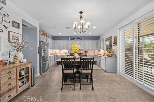 Detail Gallery Image 7 of 37 For 2189 Stonewood, Mentone,  CA 92359 - 5 Beds | 3/1 Baths