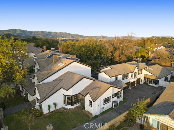 Detail Gallery Image 5 of 67 For 9514 Oakridge Pl, Chatsworth,  CA 91311 - 6 Beds | 6 Baths