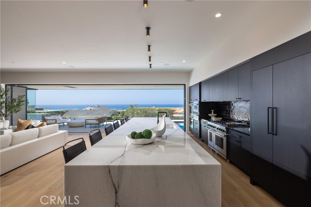 Detail Gallery Image 18 of 65 For 4539 Fairfield Dr, Corona Del Mar,  CA 92625 - 5 Beds | 5/2 Baths