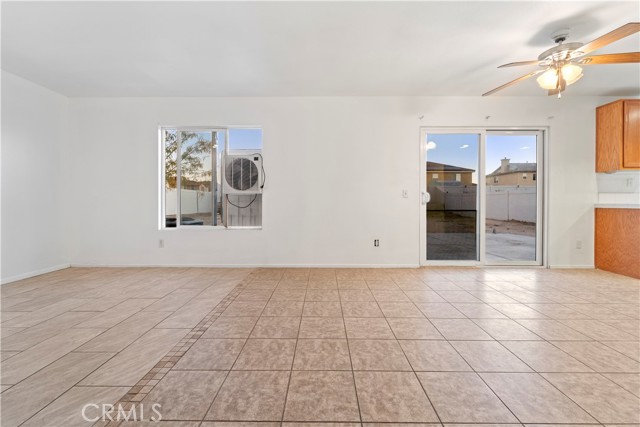 Detail Gallery Image 5 of 26 For 14483 Wapiti Way, Victorville,  CA 92394 - 4 Beds | 2/1 Baths