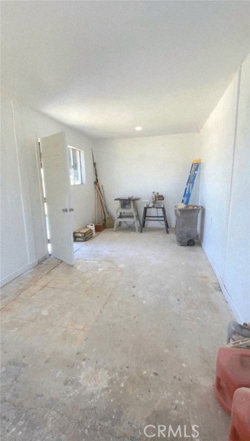 11474 4th Avenue, Hesperia CA: https://media.crmls.org/medias/1dcd2efe-5bff-401e-bcaf-c953716d031d.jpg