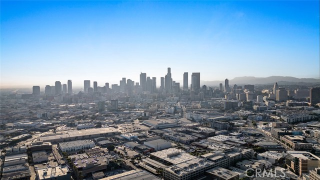 530 Molino Street, Los Angeles CA: https://media.crmls.org/medias/1dcd569a-b799-449a-8ae7-6adc587eae5b.jpg