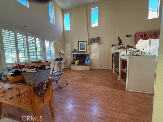 Detail Gallery Image 6 of 26 For 14852 Rosetown, Fontana,  CA 92336 - 4 Beds | 3 Baths