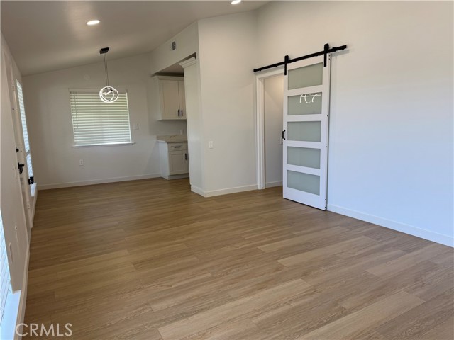 Detail Gallery Image 10 of 42 For 19110 Avenue of the Oaks #D,  Newhall,  CA 91321 - 2 Beds | 1 Baths
