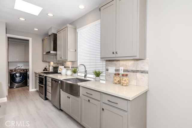 Detail Gallery Image 14 of 50 For 3595 Santa Fe Ave #278,  Long Beach,  CA 90810 - 3 Beds | 2 Baths