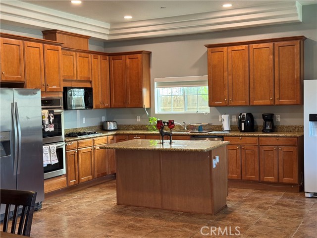 Detail Gallery Image 2 of 19 For 699 Winners Cir, San Jacinto,  CA 92582 - 5 Beds | 2 Baths