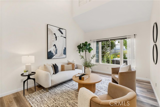 Detail Gallery Image 7 of 48 For 740 S Crown Pointe Dr, Anaheim Hills,  CA 92807 - 3 Beds | 2/1 Baths